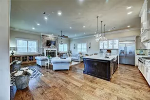 188 McGoey Cir, Shenandoah, TX 77384 - Photo 13