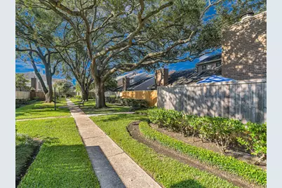 13833 Hollowgreen Drive, Houston, TX 77082 - Photo 3