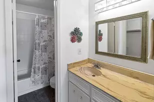 13833 Hollowgreen Dr, Houston, TX 77082 - Photo 25