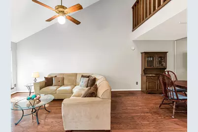 13833 Hollowgreen Drive, Houston, TX 77082 - Photo 11