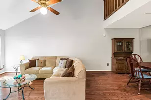 13833 Hollowgreen Dr, Houston, TX 77082 - Photo 11