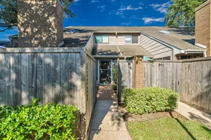 13833 Hollowgreen Dr, Houston, TX 77082 - Photo 5