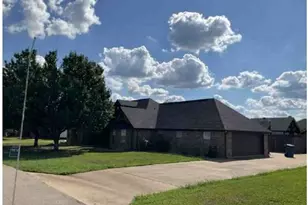 2709 Silver Spring Trail, Mt Pleasant, TX 75455 - Photo 3