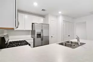 104 Pine Bend Ct, Magnolia, TX 77354 - Photo 7