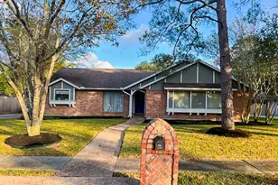 1203 Middlecreek St, Friendswood, TX 77546 - Photo 3