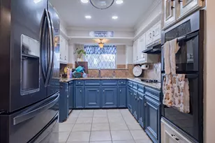 1203 Middlecreek St, Friendswood, TX 77546 - Photo 11