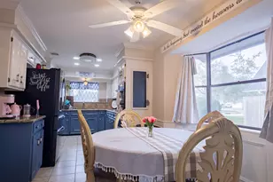 1203 Middlecreek St, Friendswood, TX 77546 - Photo 9