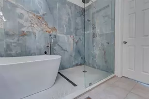 315 W Drew St, Houston, TX 77006 - Photo 17