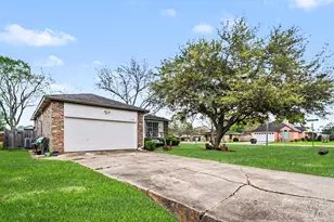1113 Un Vly Dr, Pearland, TX 77581 - Photo 3