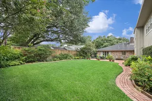 5744 Shady River Dr, Houston, TX 77057 - Photo 27
