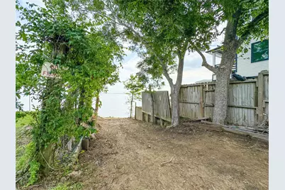 3014 Bay Oaks Harbor Drive, Baytown, TX 77523 - Photo 21