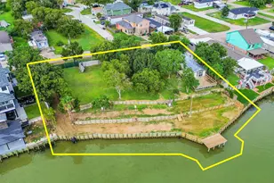 3014 Bay Oaks Harbor Dr, Baytown, TX 77523 - Photo 1