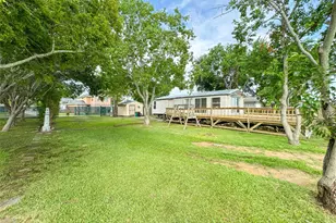 3014 Bay Oaks Harbor Dr, Baytown, TX 77523 - Photo 23