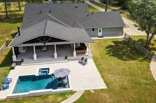 8472 Grand Lake Estates Dr, Montgomery, TX 77316 - Photo 9