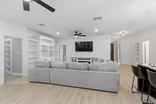 8472 Grand Lake Estates Dr, Montgomery, TX 77316 - Photo 17