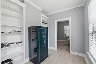 8472 Grand Lake Estates Dr, Montgomery, TX 77316 - Photo 25