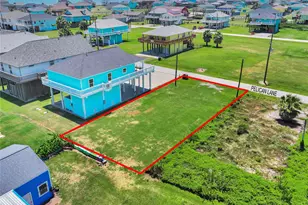 974 Pelican Ln, Crystal Beach, TX 77650 - Photo 1