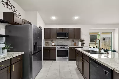 6819 Altadena Drive, Rosharon, TX 77583 - Photo 15