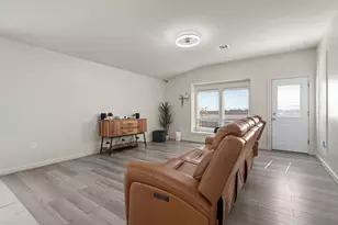 6819 Altadena Dr, Rosharon, TX 77583 - Photo 7