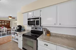 1320 W Palm Dr, Winnie, TX 77665 - Photo 11