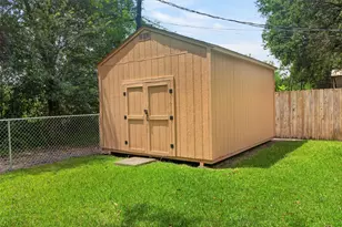 1320 W Palm Dr, Winnie, TX 77665 - Photo 25