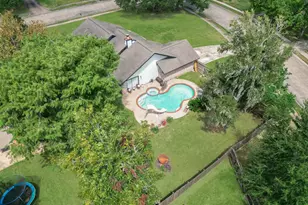 338 Banyan St, Lake Jackson, TX 77566 - Photo 35