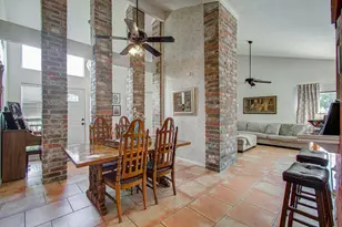 338 Banyan St, Lake Jackson, TX 77566 - Photo 7