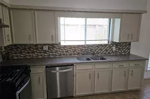 221 Palm Aire Dr, Friendswood, TX 77546 - Photo 13