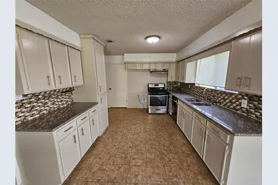 221 Palm Aire Drive, Friendswood, TX 77546 - Photo 11