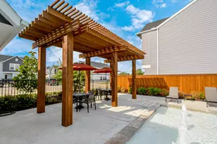 727 Strawberry Pines Ct, Houston, TX 77009 - Photo 47