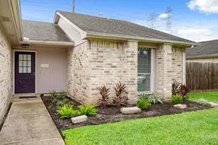 2911 Garden Ln, Sugar Land, TX 77479 - Photo 3