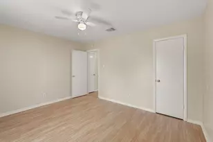 2911 Garden Ln, Sugar Land, TX 77479 - Photo 17