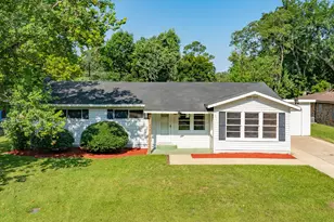 122 N Ringgold St, West Columbia, TX 77486 - Photo 1