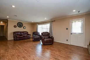 1747 Burning Tree Rd, Houston, TX 77339 - Photo 9