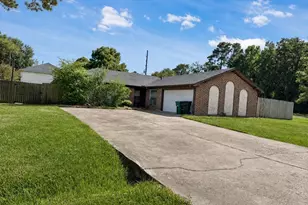 1747 Burning Tree Rd, Houston, TX 77339 - Photo 1