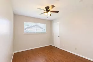 1747 Burning Tree Rd, Houston, TX 77339 - Photo 11