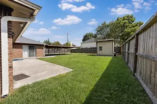 1747 Burning Tree Rd, Houston, TX 77339 - Photo 23