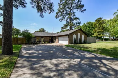 1747 Burning Tree Road, Houston, TX 77339 - Photo 3