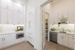 3607 Dumbarton St, Houston, TX 77025 - Photo 9