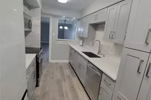 5210 Arboles Dr, Houston, TX 77035 - Photo 9