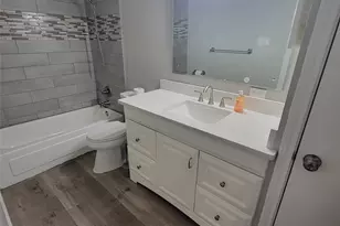 5210 Arboles Dr, Houston, TX 77035 - Photo 15