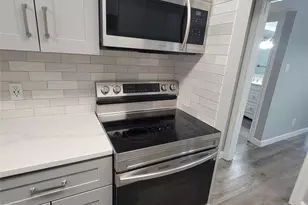 5210 Arboles Dr, Houston, TX 77035 - Photo 13