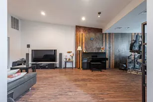 2111 Gray Falls Dr, Houston, TX 77077 - Photo 9