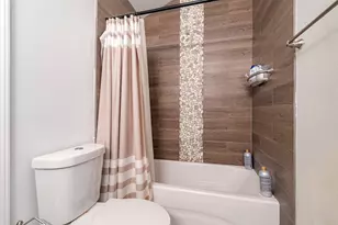 2111 Gray Falls Dr, Houston, TX 77077 - Photo 23