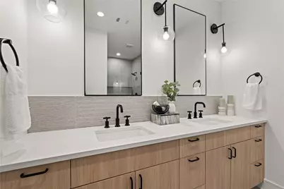 8019 Grandview Street, Houston, TX 77051 - Photo 21