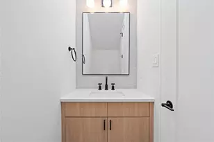 8019 Grandview St, Houston, TX 77051 - Photo 17