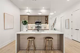 8019 Grandview St, Houston, TX 77051 - Photo 7