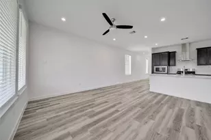 12310 Greenwood Gate Dr, Houston, TX 77047 - Photo 9