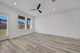 12310 Greenwood Gate Dr, Houston, TX 77047 - Photo 11
