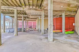 3719 Sabrina, Galveston, TX 77554 - Photo 39